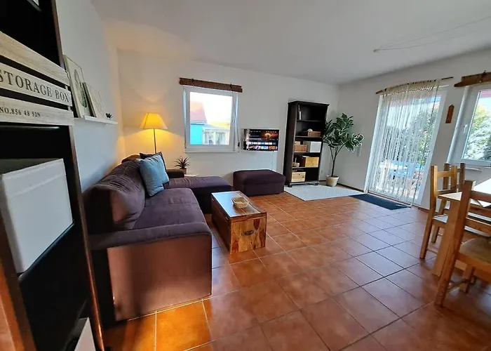 Peaceful House Near Lakes - Ron בית נופש